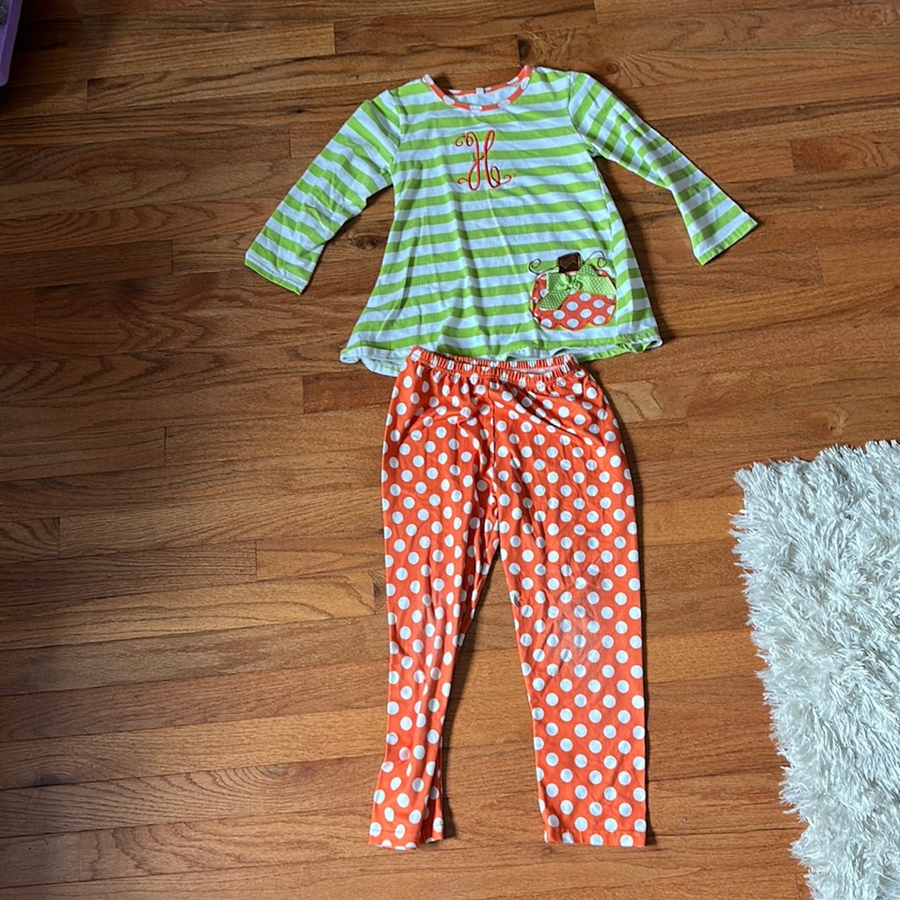 Two piece pumpkin outfit